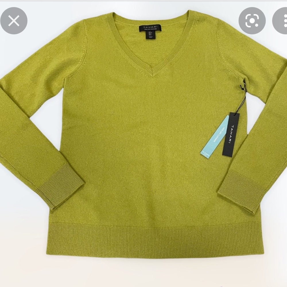 Tahari green sweater
